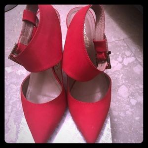 Red handmade Fashionable heels